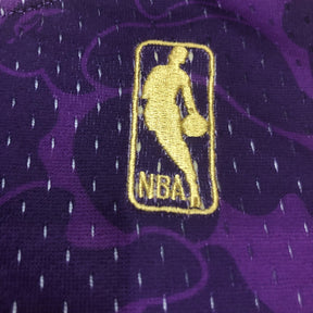 Regata Mitchell & Ness x BAPE - Los Angeles Lakers Roxo