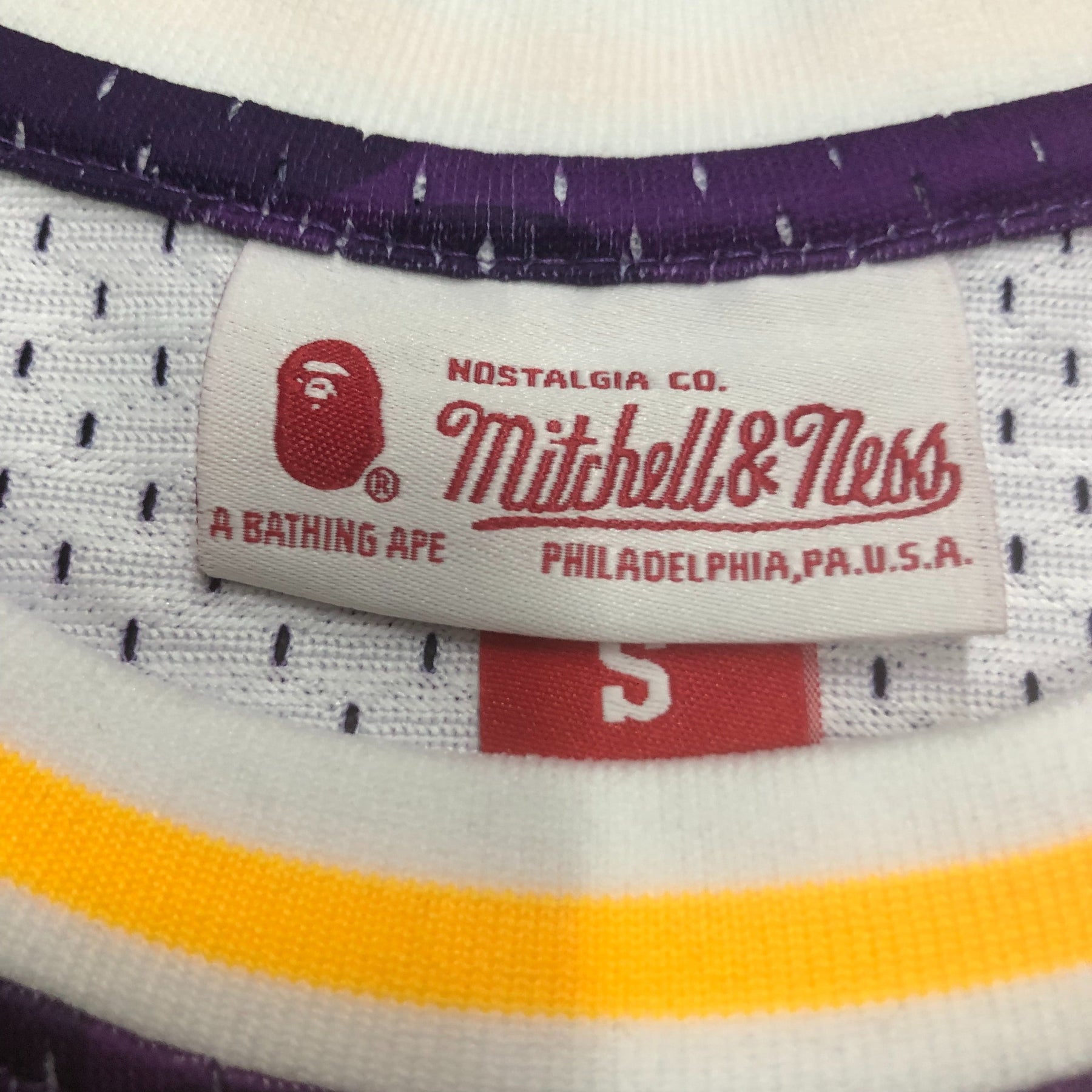 Regata Mitchell & Ness x BAPE - Los Angeles Lakers Roxo